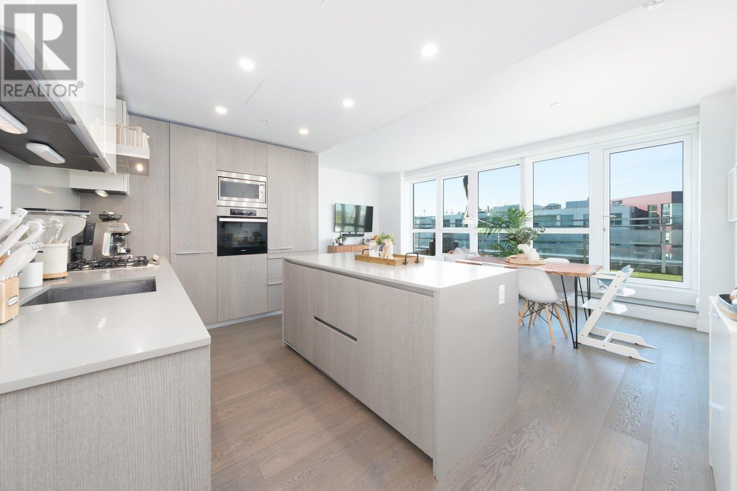 504 4932 CAMBIE STREET, vancouver, British Columbia