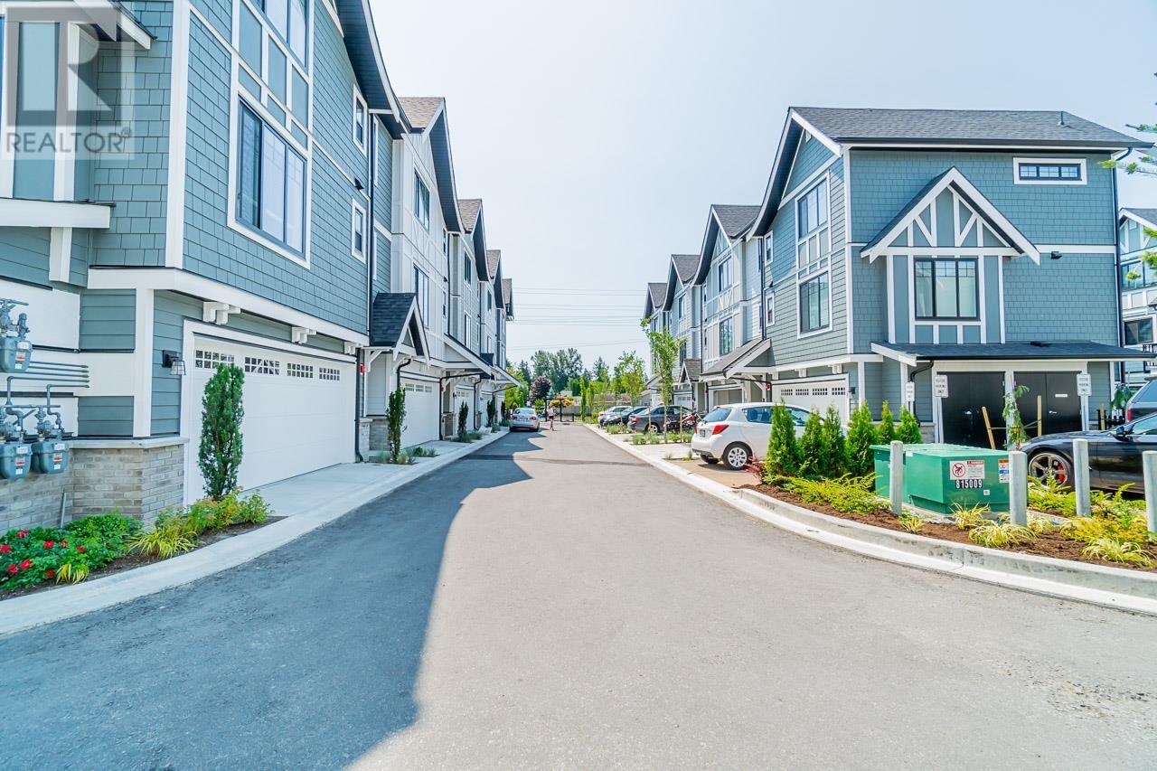 27 12018 237 Street, Maple Ridge, British Columbia  V4R 2C8 - Photo 3 - R2826463