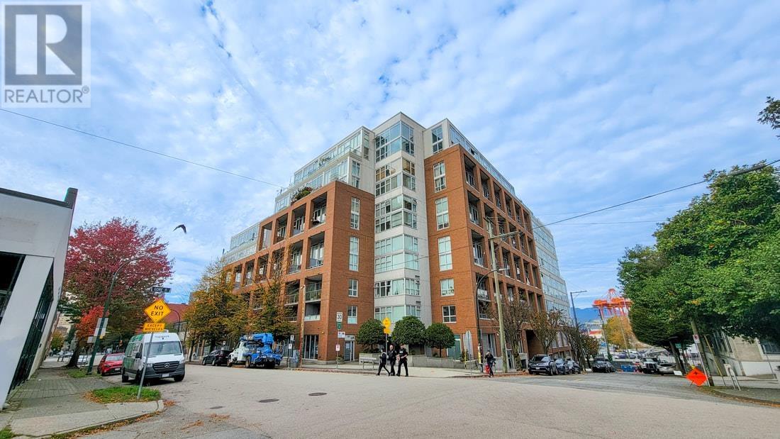 824 289 Alexander Street, Vancouver, British Columbia  V6A 4H6 - Photo 2 - R2827124