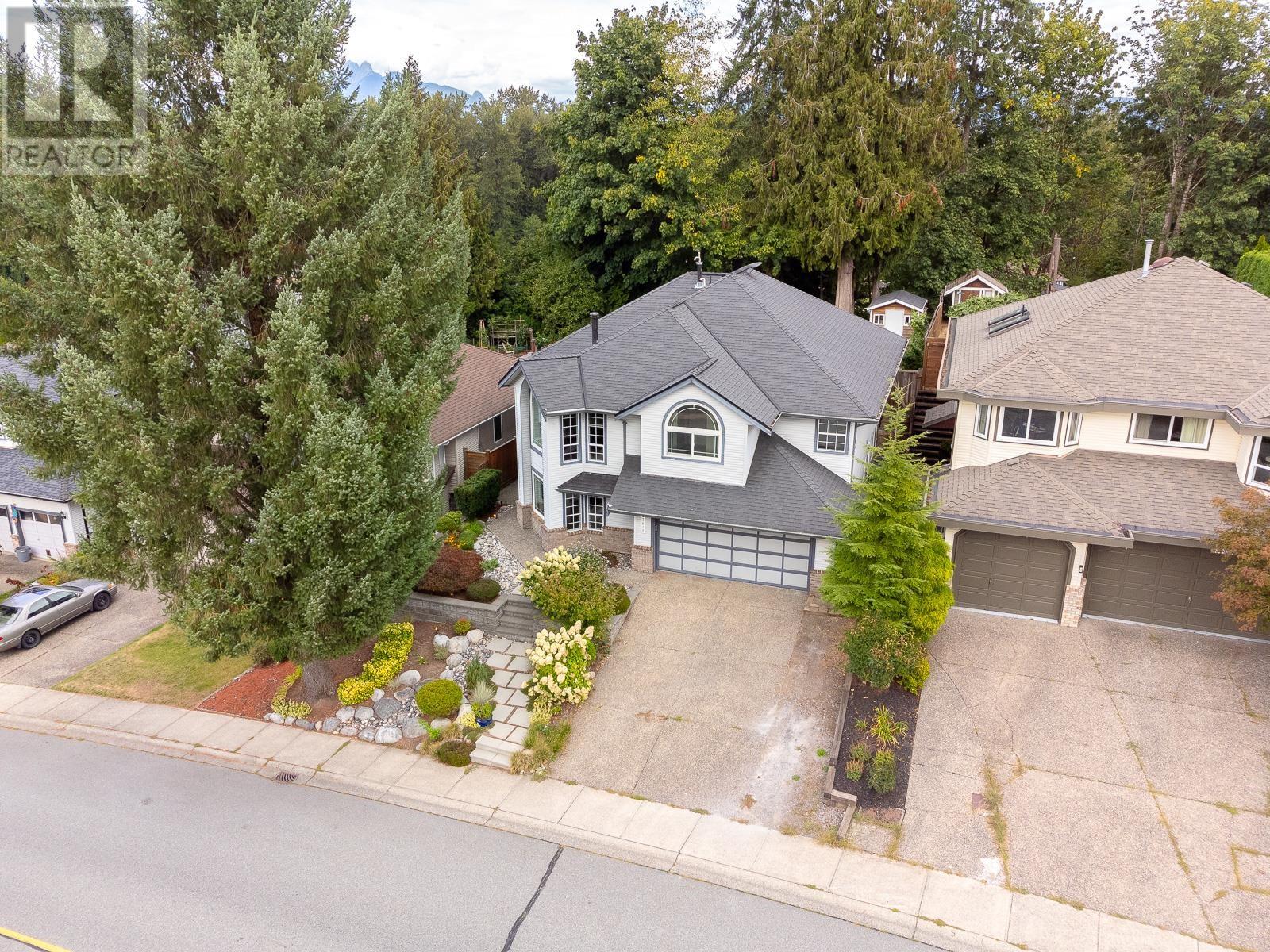 23612 Tamarack Lane, Maple Ridge, British Columbia  V2W 1B3 - Photo 2 - R2817177