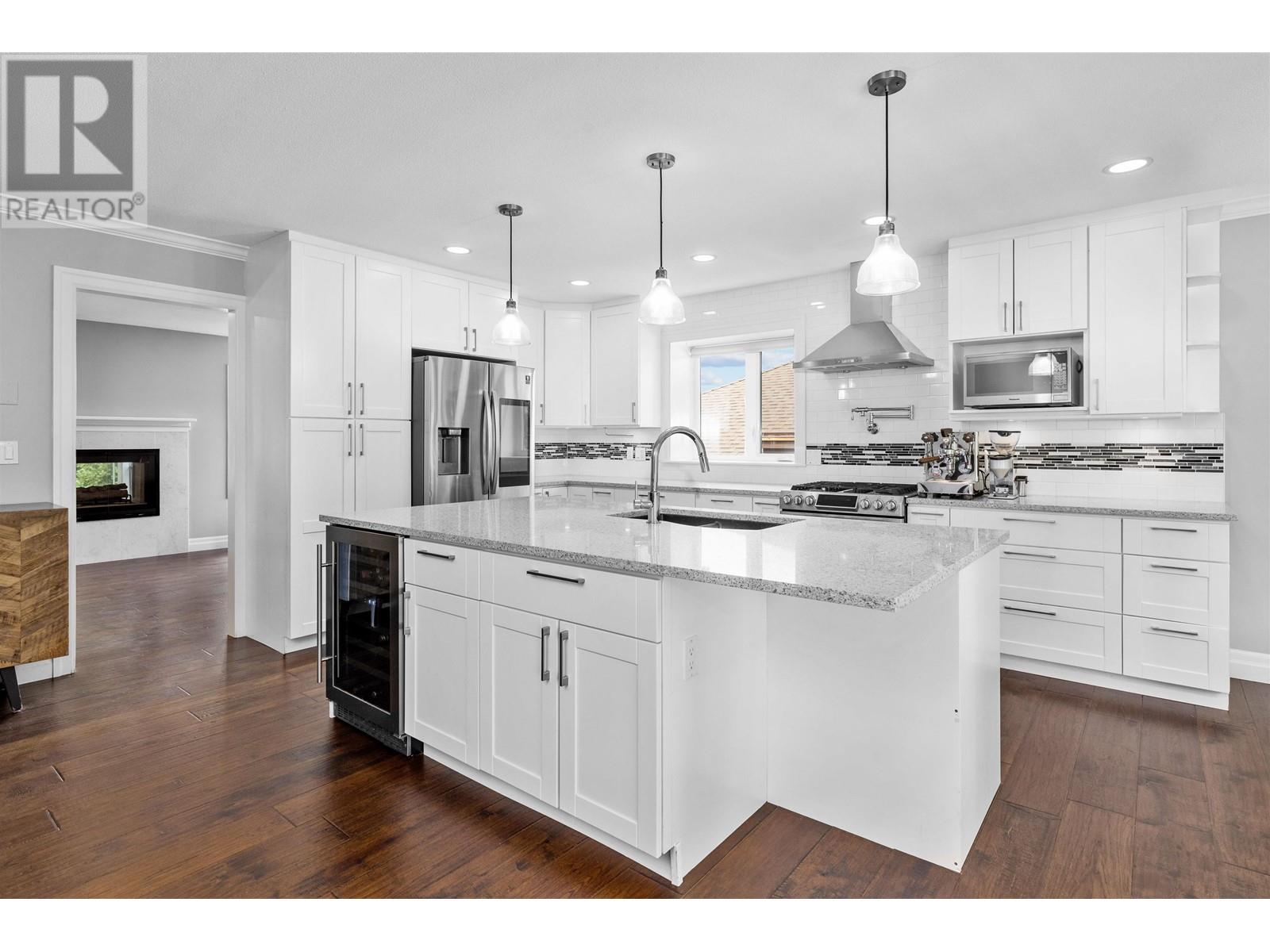 23612 Tamarack Lane, Maple Ridge, British Columbia  V2W 1B3 - Photo 8 - R2817177