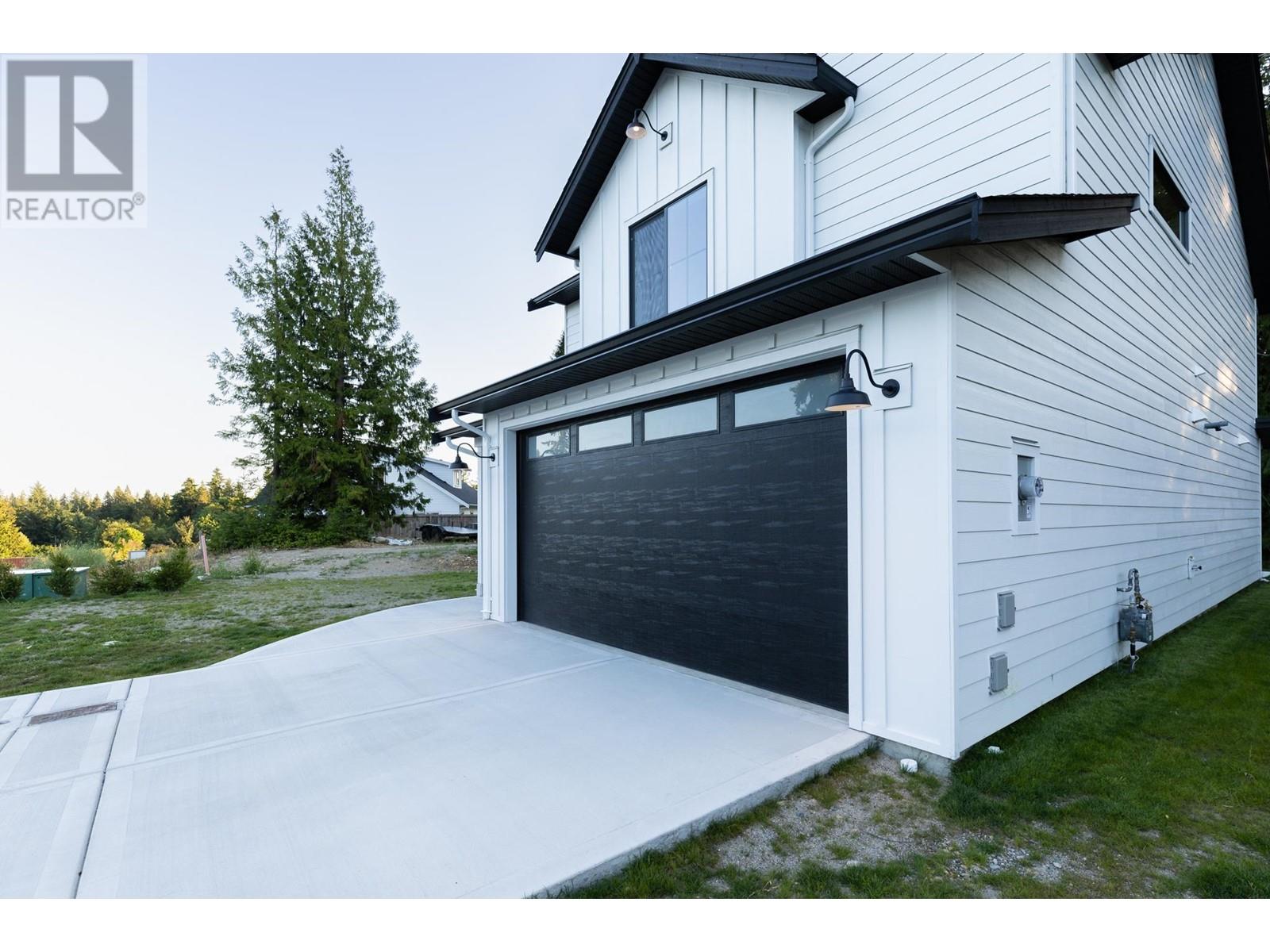 511 Jordan's Way, Gibsons, British Columbia  V0N 1V5 - Photo 2 - R2771356