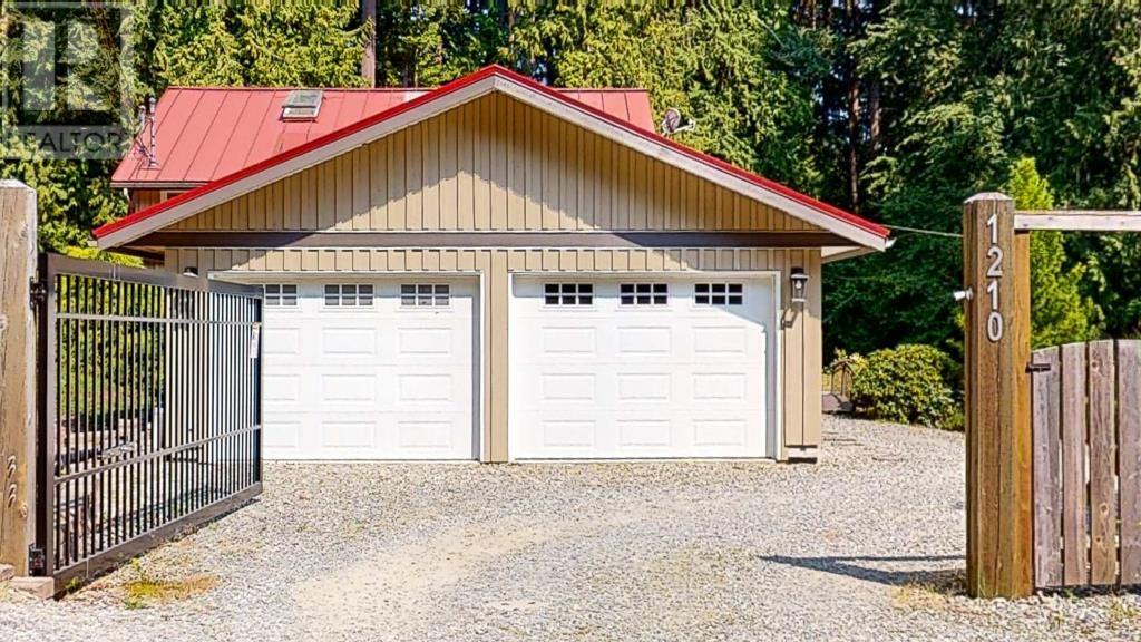 1210 Reed Road, Gibsons, British Columbia  V0N 1V7 - Photo 38 - R2796280