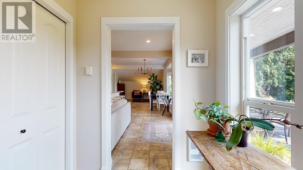 1210 Reed Road, Gibsons, British Columbia  V0N 1V7 - Photo 24 - R2796280