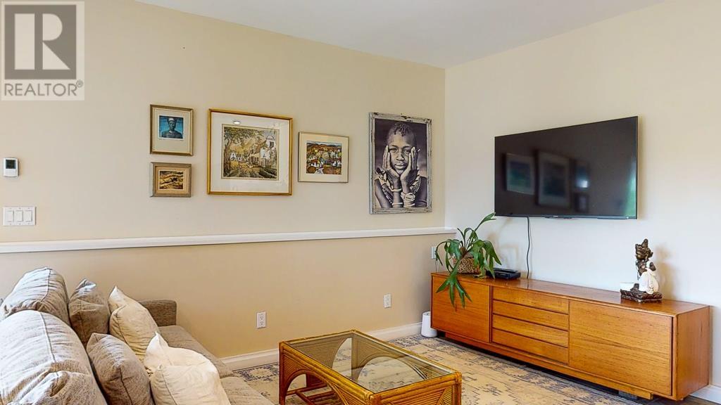 1210 Reed Road, Gibsons, British Columbia  V0N 1V7 - Photo 14 - R2796280