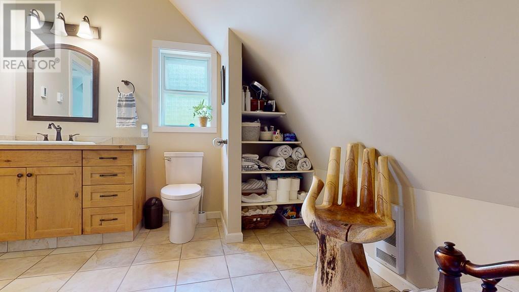 1210 Reed Road, Gibsons, British Columbia  V0N 1V7 - Photo 23 - R2796280