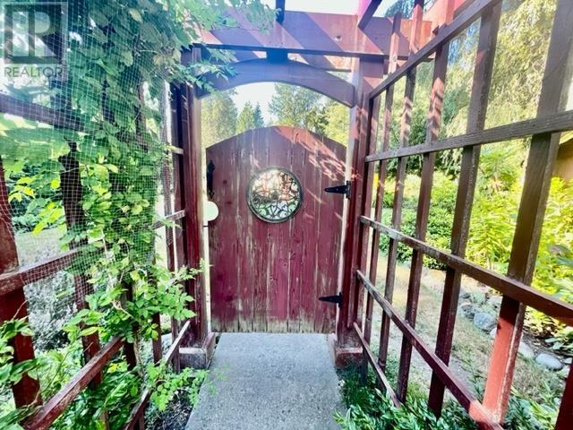 595 Pratt Road, Gibsons, British Columbia  V0N 1V4 - Photo 4 - R2808006