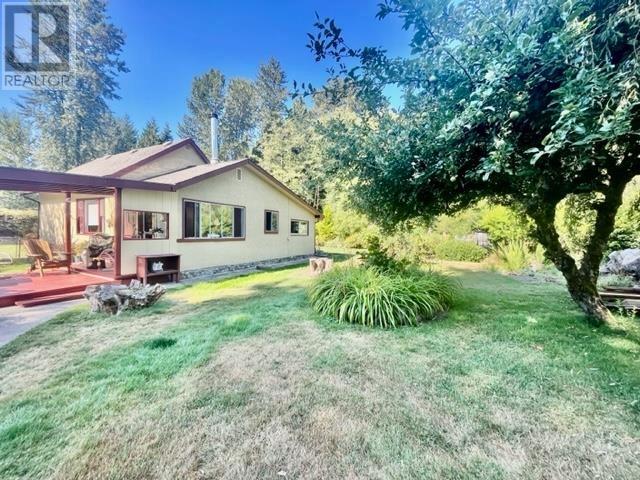 595 Pratt Road, Gibsons, British Columbia  V0N 1V4 - Photo 9 - R2808006