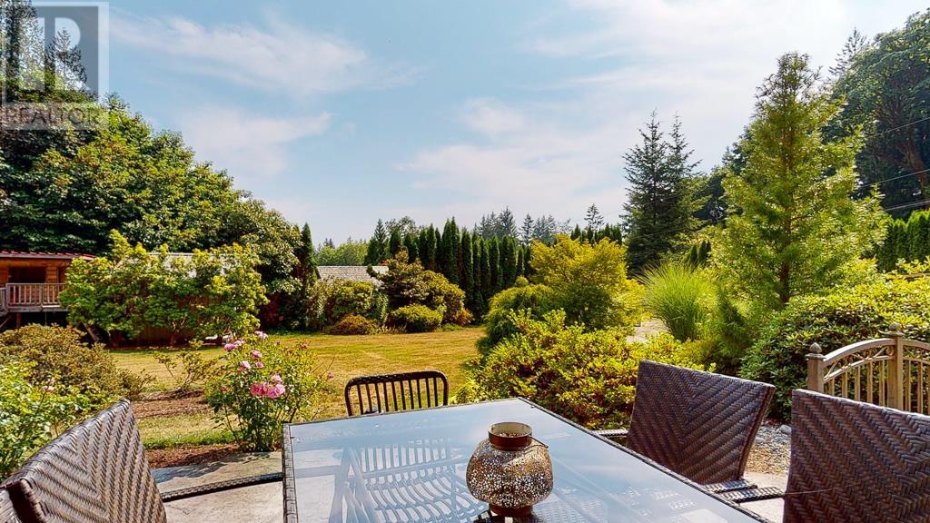 1210 Reed Road, Gibsons, British Columbia  V0N 1V7 - Photo 3 - R2796280