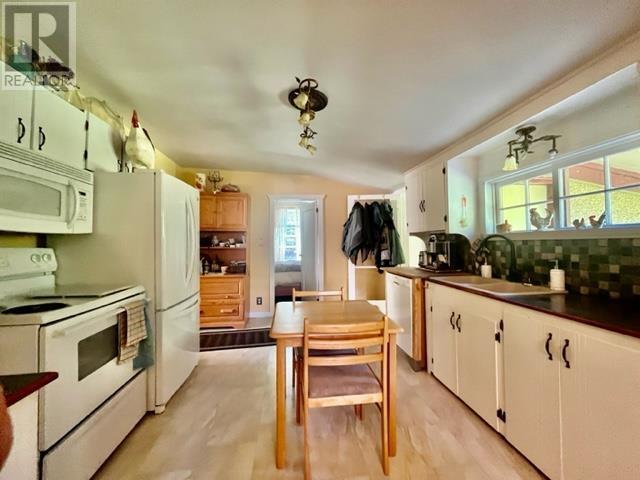 595 Pratt Road, Gibsons, British Columbia  V0N 1V4 - Photo 14 - R2808006