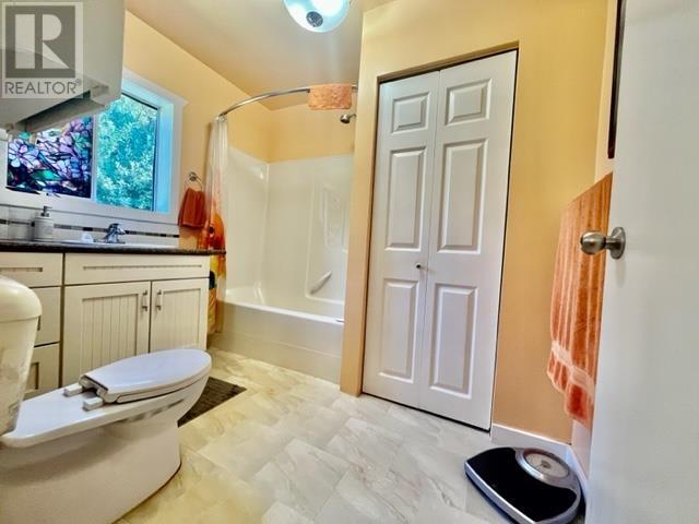 595 Pratt Road, Gibsons, British Columbia  V0N 1V4 - Photo 17 - R2808006