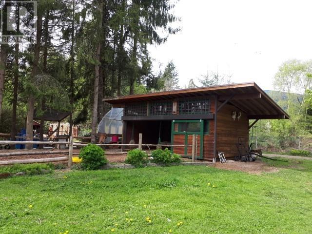 595 Pratt Road, Gibsons, British Columbia  V0N 1V4 - Photo 3 - R2808006