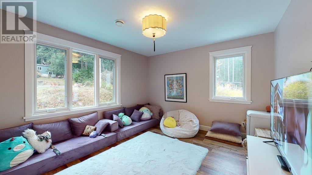 2583-85 Lower Road, Roberts Creek, British Columbia  V0N 2W4 - Photo 37 - R2816549