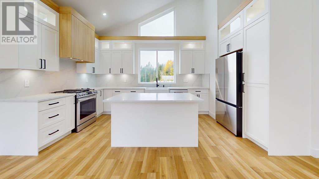 498 JORDAN WAY, gibsons, British Columbia