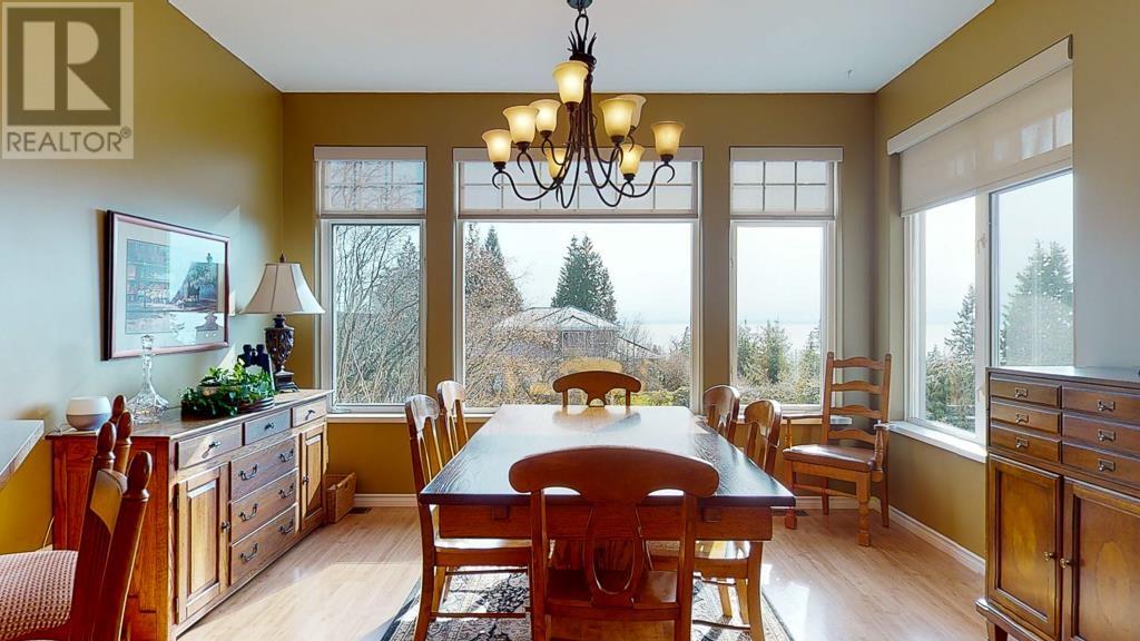 1500 Vernon Drive, Gibsons, British Columbia  V0N 1V5 - Photo 8 - R2823649