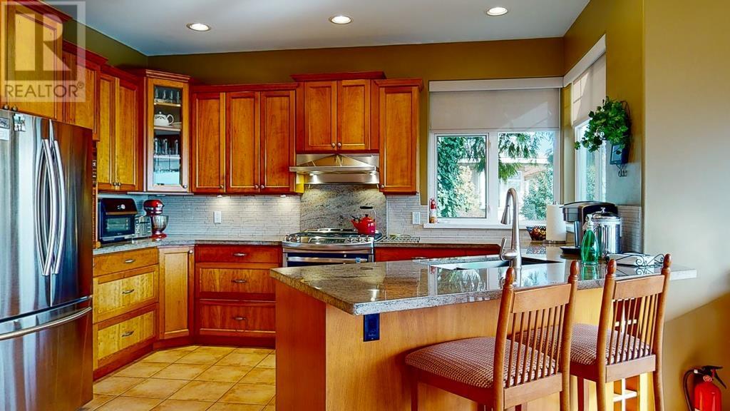 1500 Vernon Drive, Gibsons, British Columbia  V0N 1V5 - Photo 13 - R2823649