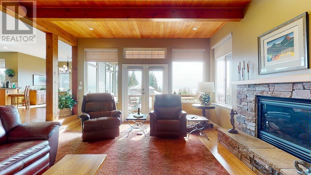 1500 Vernon Drive, Gibsons, British Columbia  V0N 1V5 - Photo 9 - R2823649
