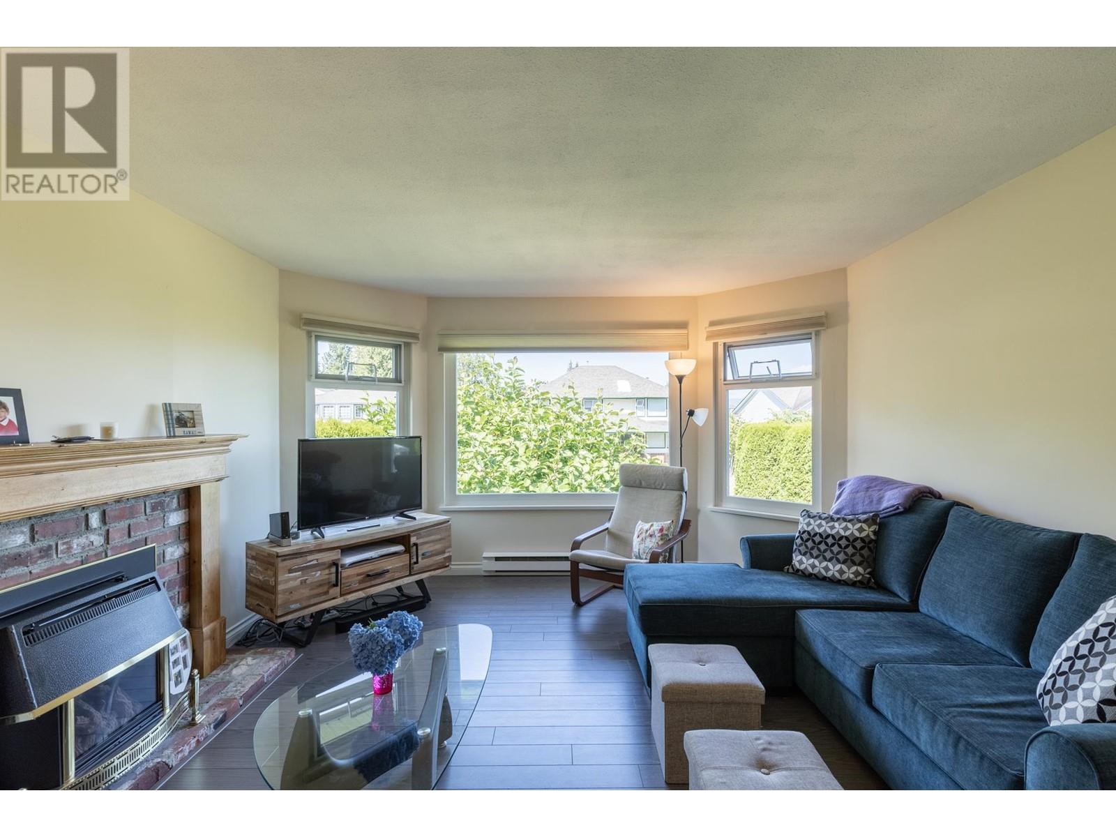 855 Oceanmount Boulevard, Gibsons, British Columbia  V0N 1V8 - Photo 11 - R2824510