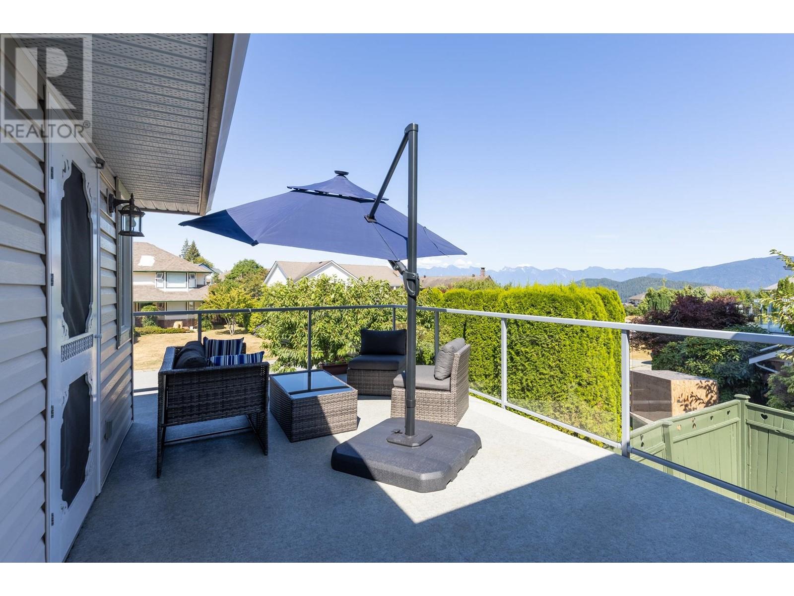 855 Oceanmount Boulevard, Gibsons, British Columbia  V0N 1V8 - Photo 8 - R2824510