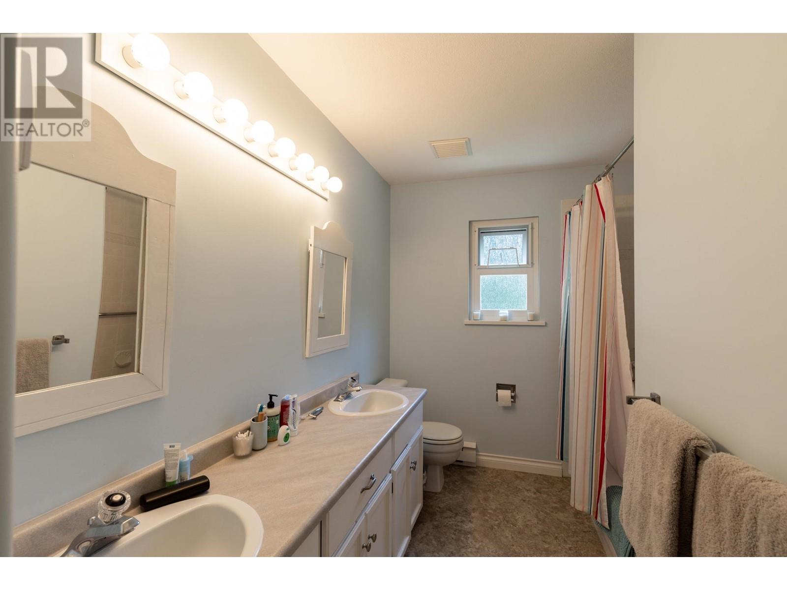 855 Oceanmount Boulevard, Gibsons, British Columbia  V0N 1V8 - Photo 21 - R2824510