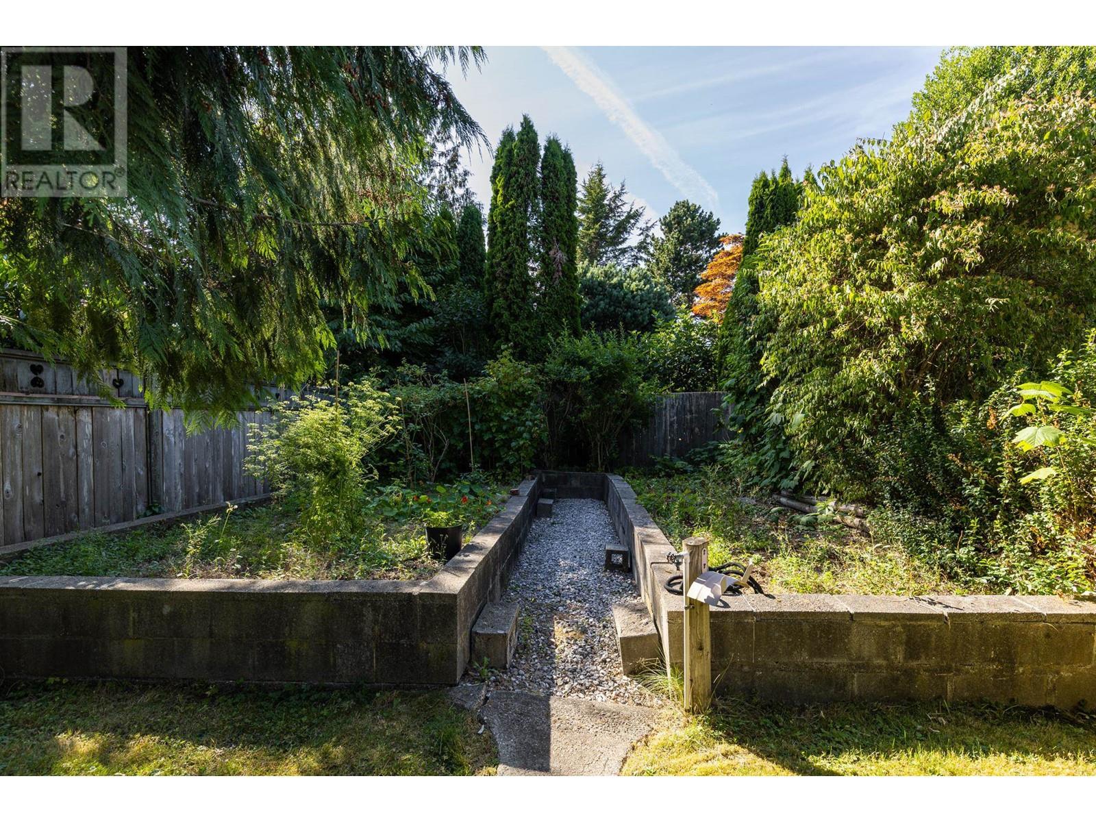 855 Oceanmount Boulevard, Gibsons, British Columbia  V0N 1V8 - Photo 36 - R2824510