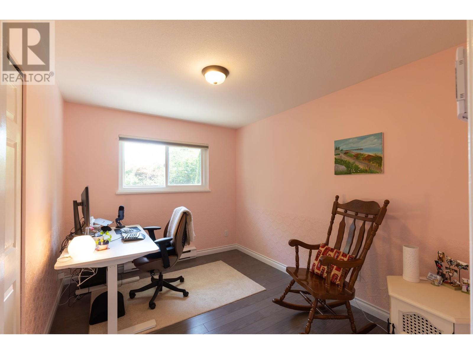855 Oceanmount Boulevard, Gibsons, British Columbia  V0N 1V8 - Photo 18 - R2824510