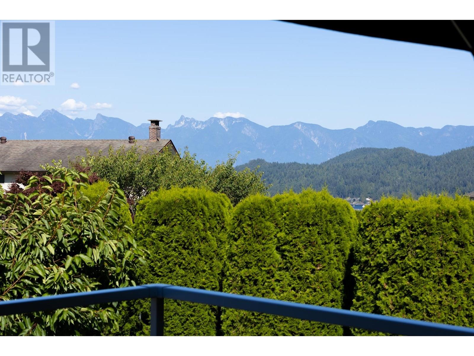 855 Oceanmount Boulevard, Gibsons, British Columbia  V0N 1V8 - Photo 9 - R2824510