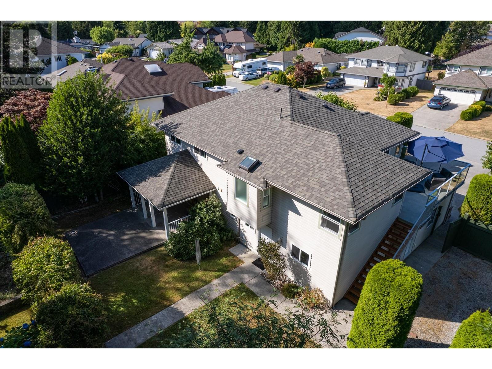 855 Oceanmount Boulevard, Gibsons, British Columbia  V0N 1V8 - Photo 3 - R2824510