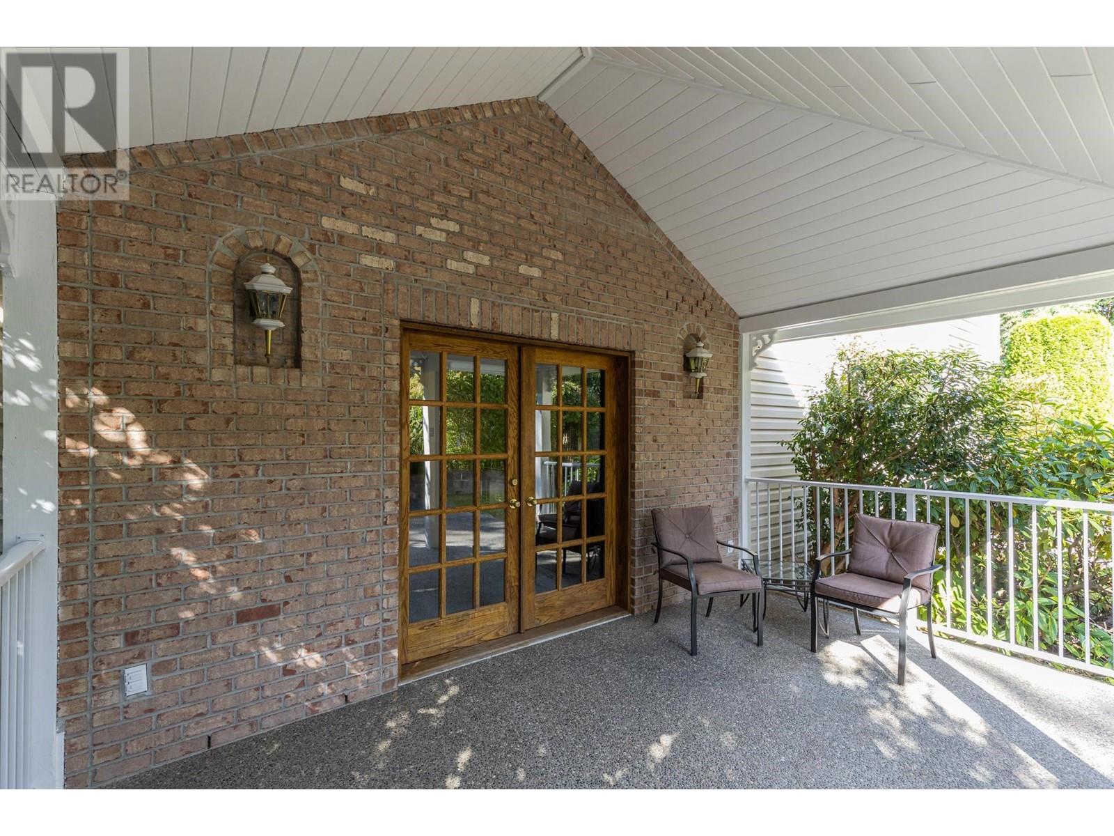 855 Oceanmount Boulevard, Gibsons, British Columbia  V0N 1V8 - Photo 7 - R2824510