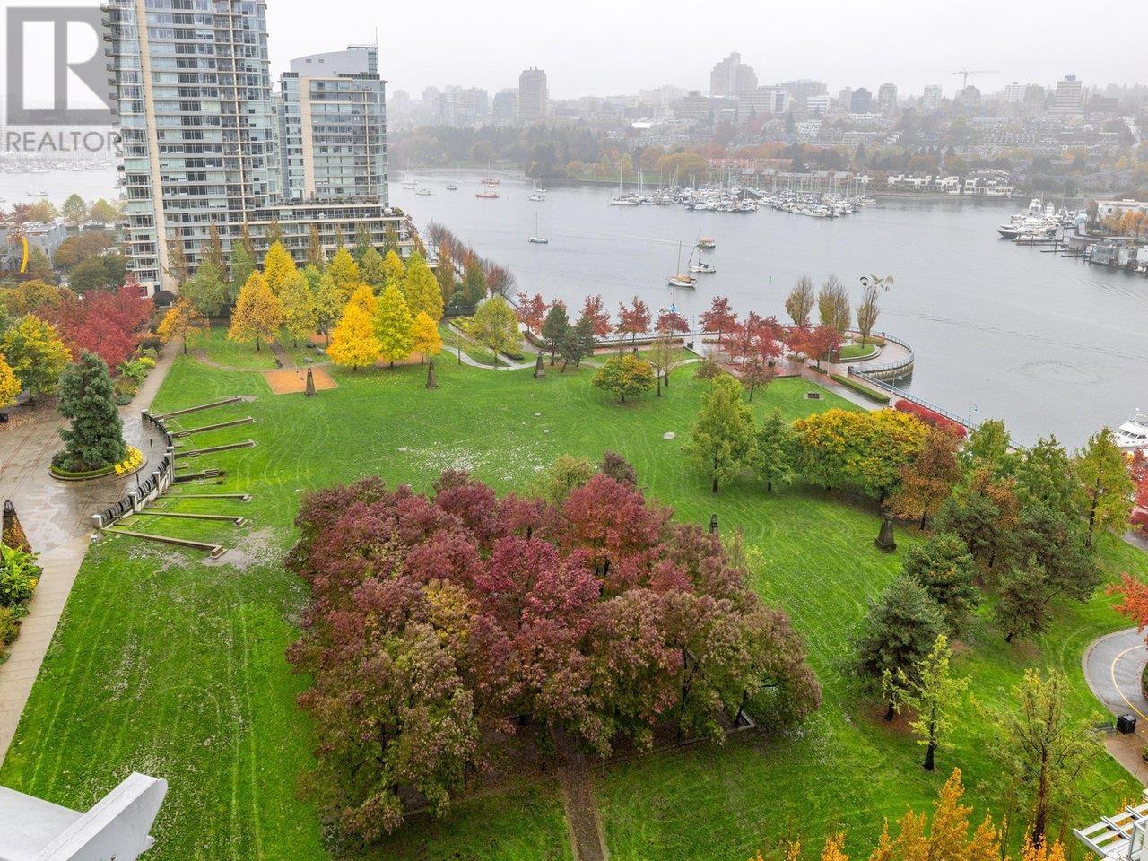 1702 638 Beach Crescent, Vancouver, British Columbia  V6Z 3H4 - Photo 3 - R2824941