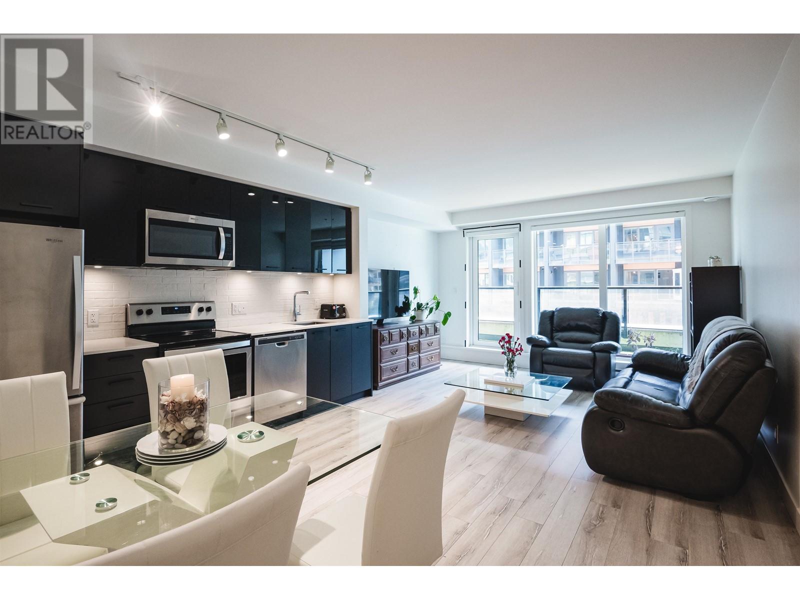 308 38013 THIRD AVENUE, squamish, British Columbia