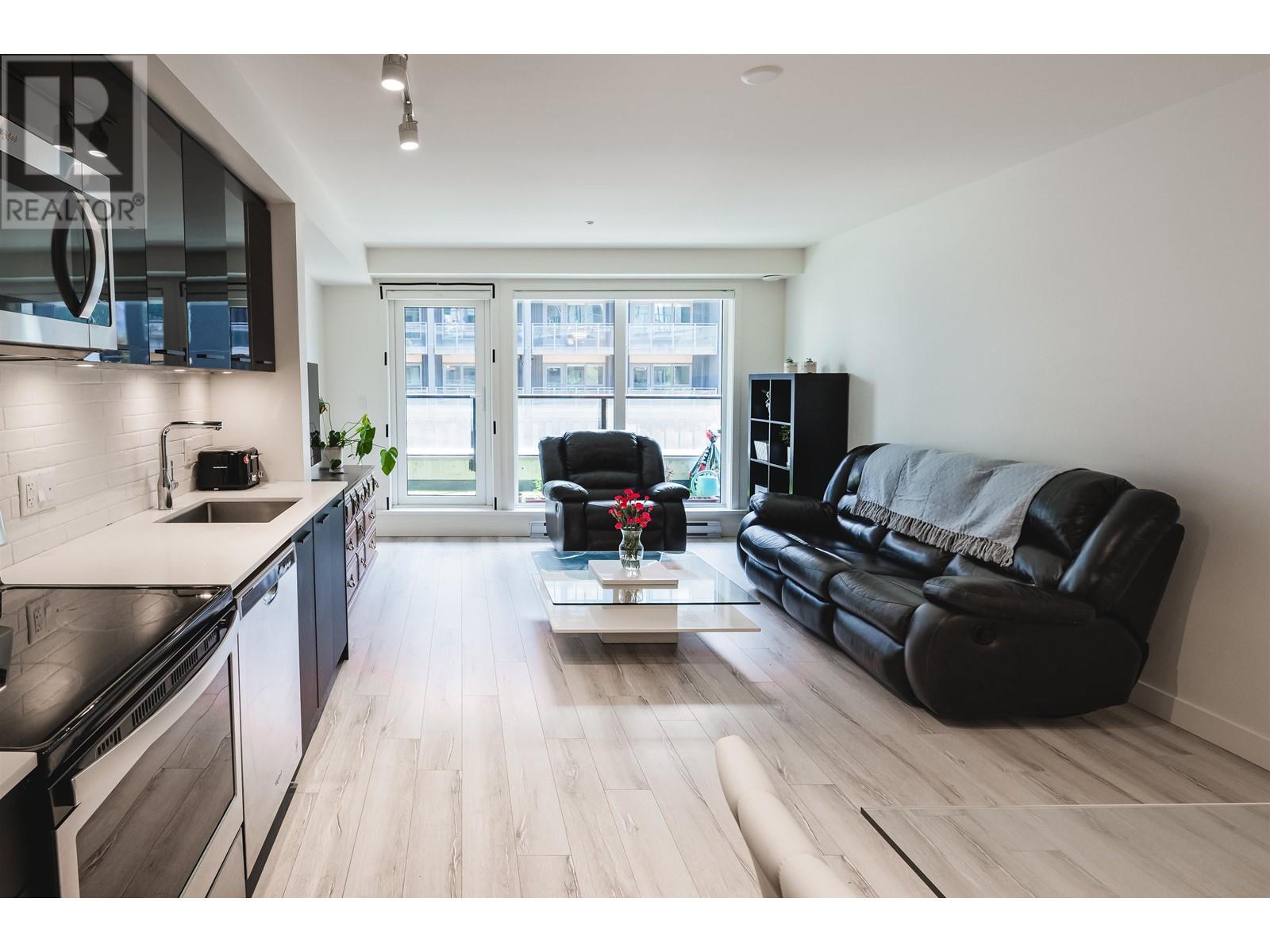 308 38013 Third Avenue, Squamish, British Columbia  V8B 0Z8 - Photo 2 - R2827196