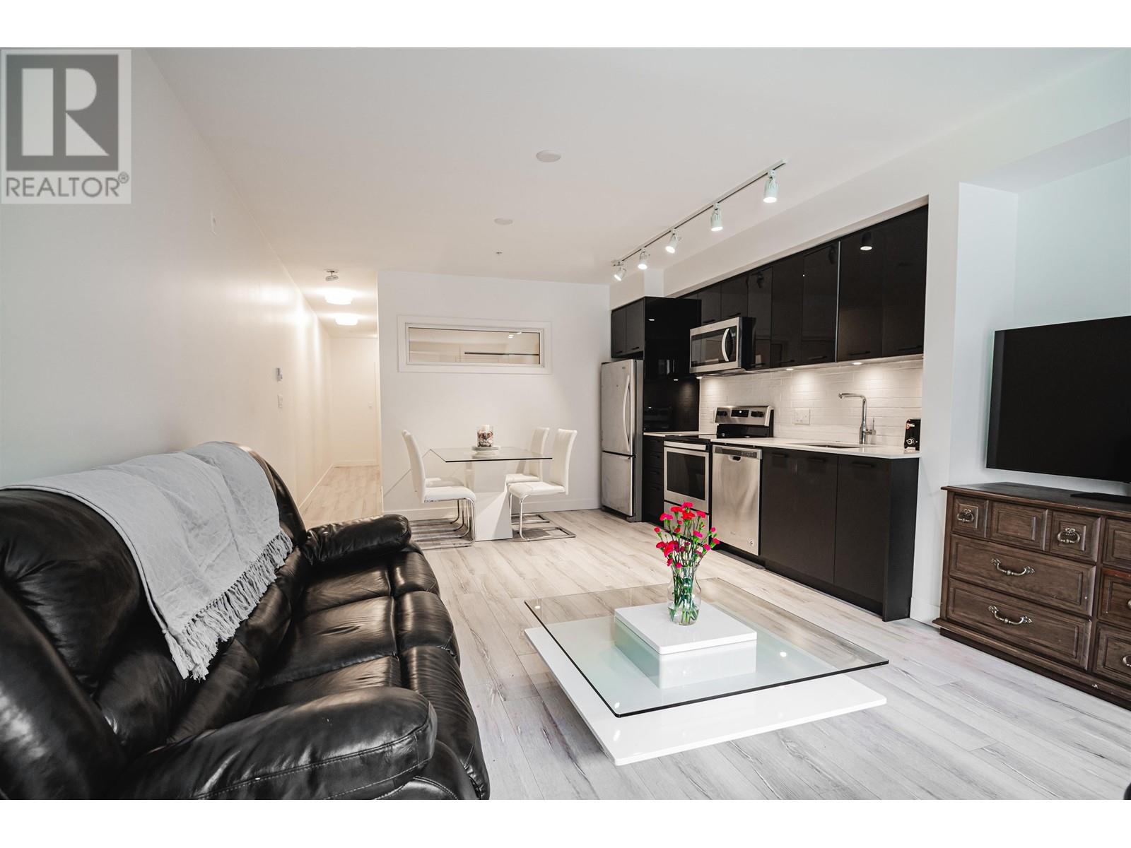 308 38013 Third Avenue, Squamish, British Columbia  V8B 0Z8 - Photo 4 - R2827196