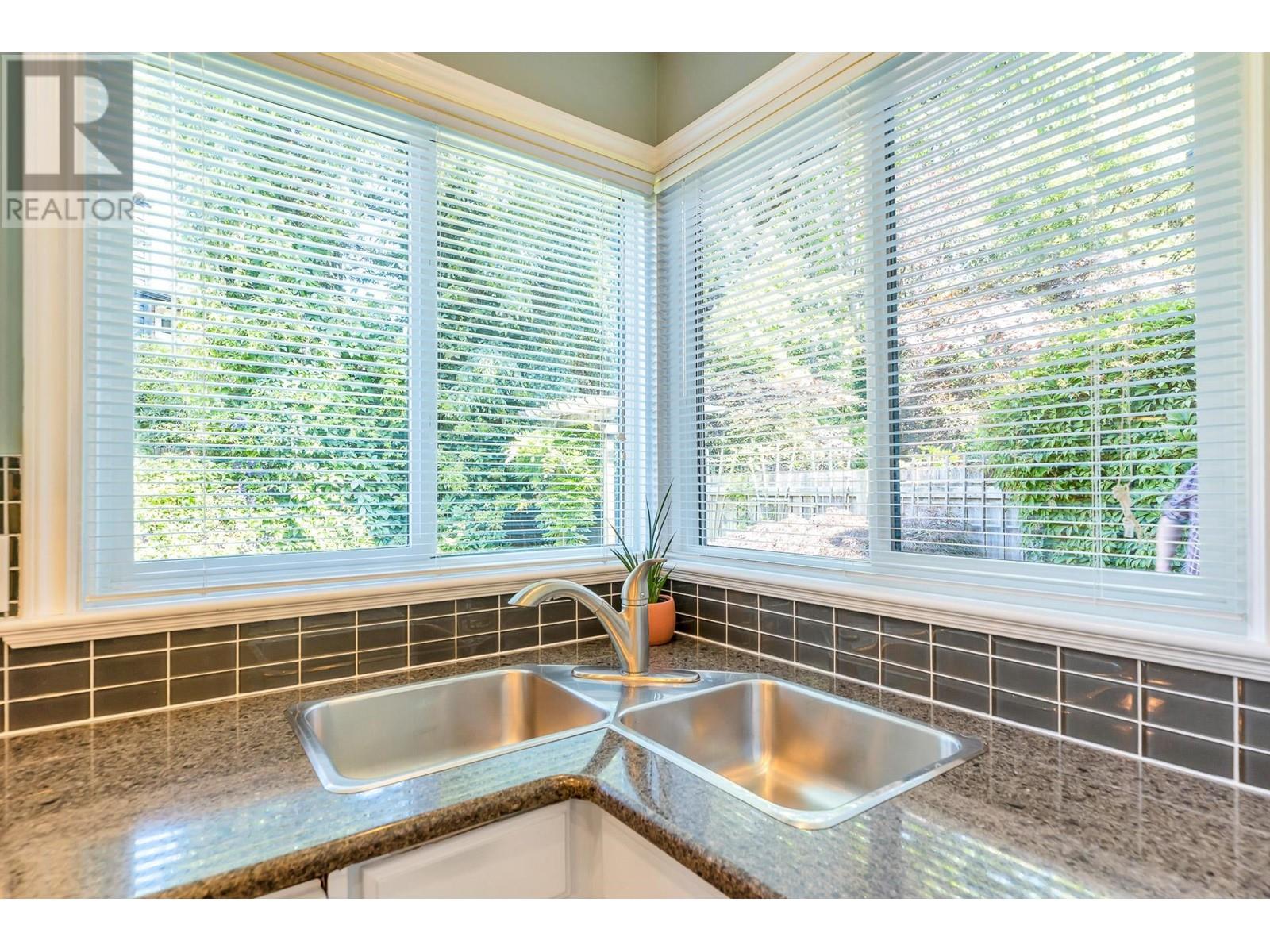 7255 Weaver Court, Vancouver, British Columbia  V5S 3Y8 - Photo 11 - R2827222