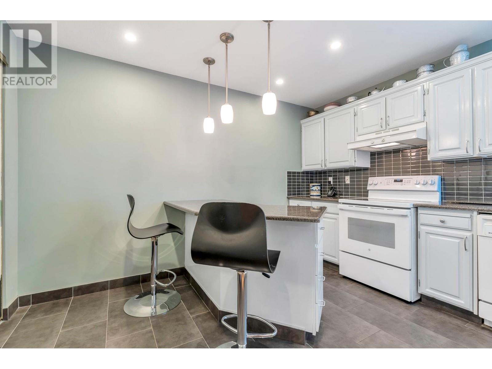 7255 Weaver Court, Vancouver, British Columbia  V5S 3Y8 - Photo 5 - R2827222