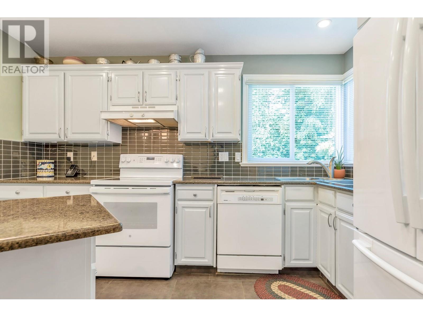 7255 Weaver Court, Vancouver, British Columbia  V5S 3Y8 - Photo 6 - R2827222