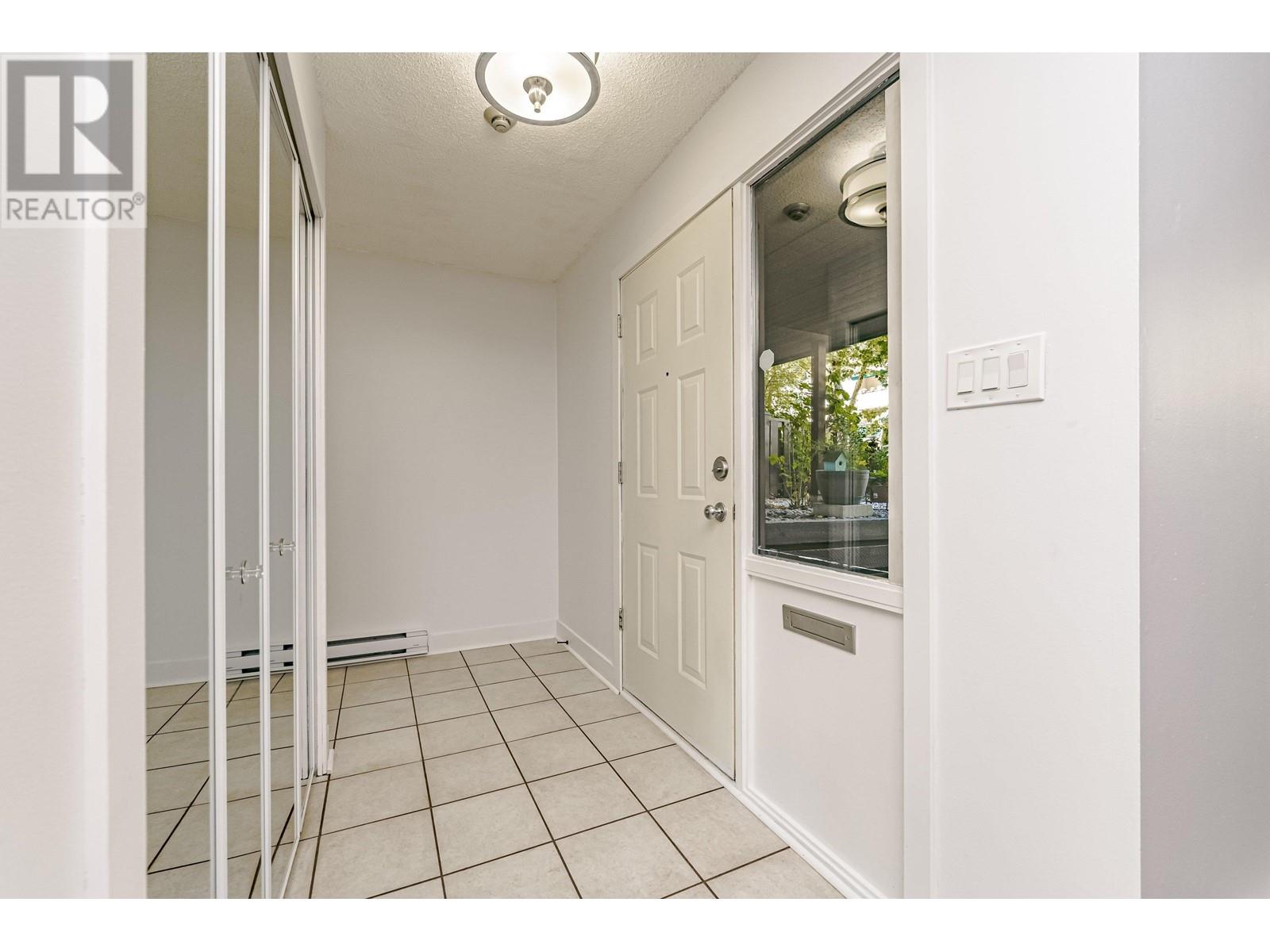 9 385 Ginger Drive, New Westminster, British Columbia  V3L 5L6 - Photo 2 - R2827226