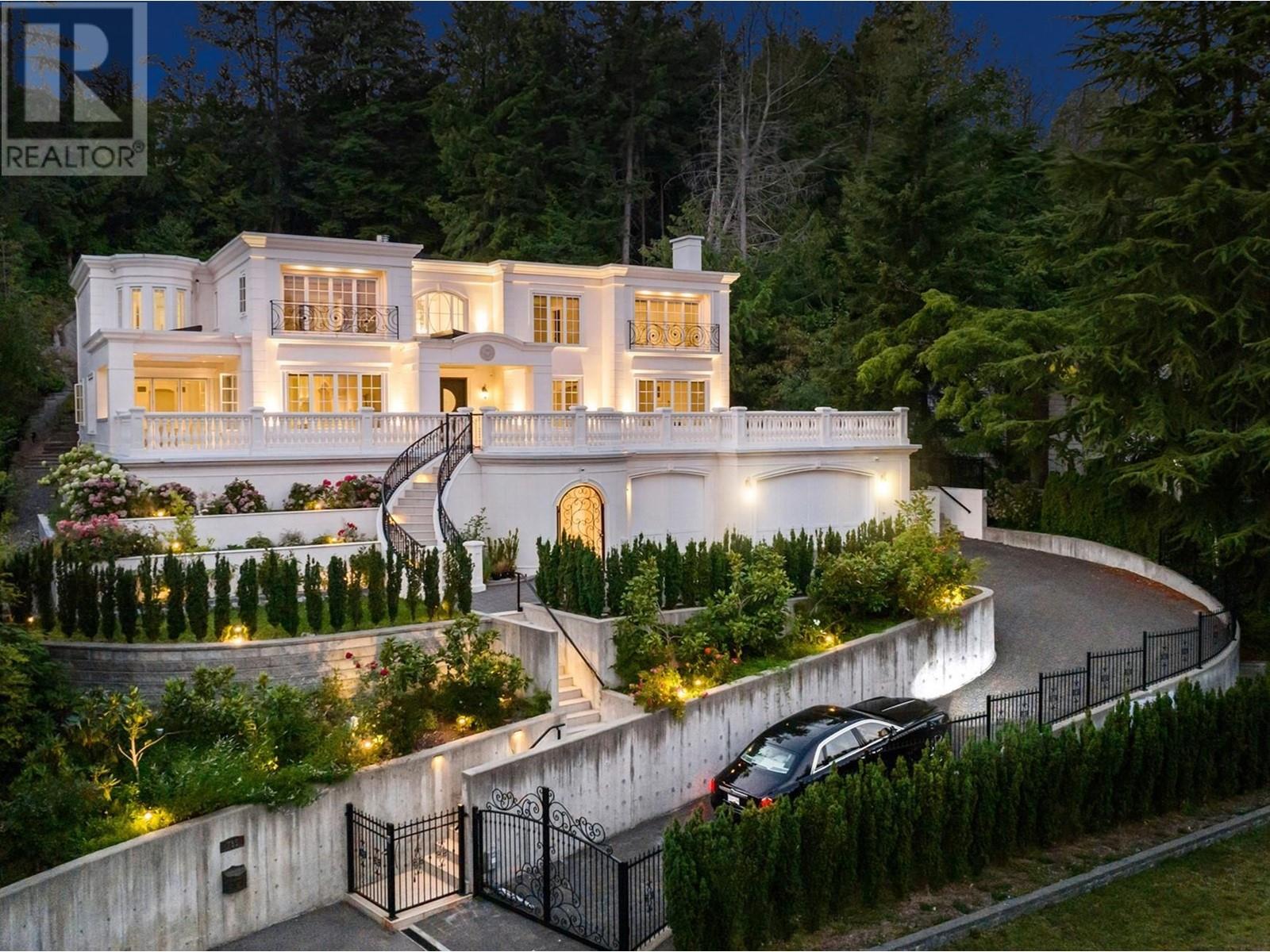735 St. Andrews Road, West Vancouver, British Columbia  V7S 1V5 - Photo 2 - R2827232