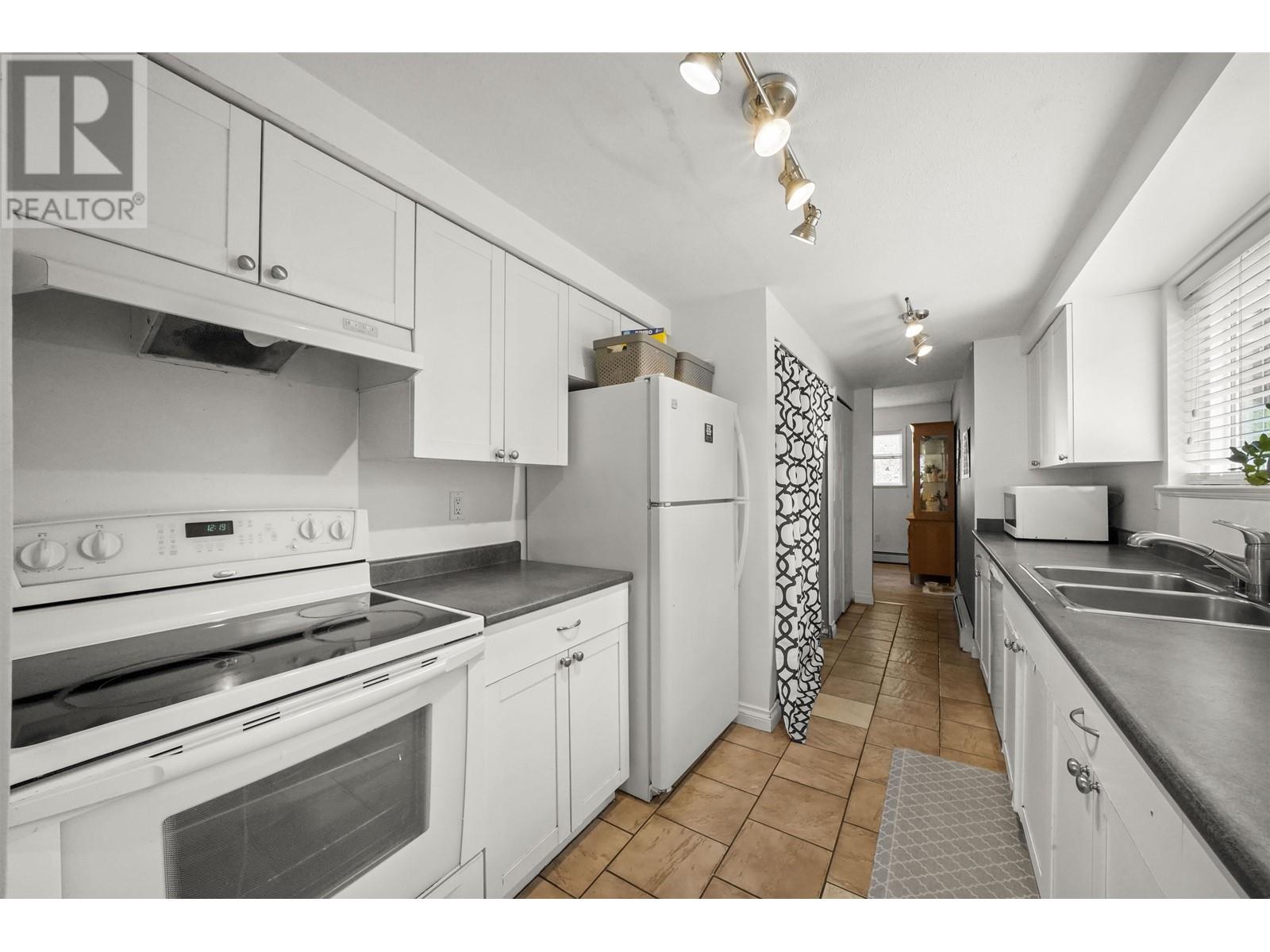 12071 Mcintyre Court, Maple Ridge, British Columbia  V2X 8M8 - Photo 14 - R2827233