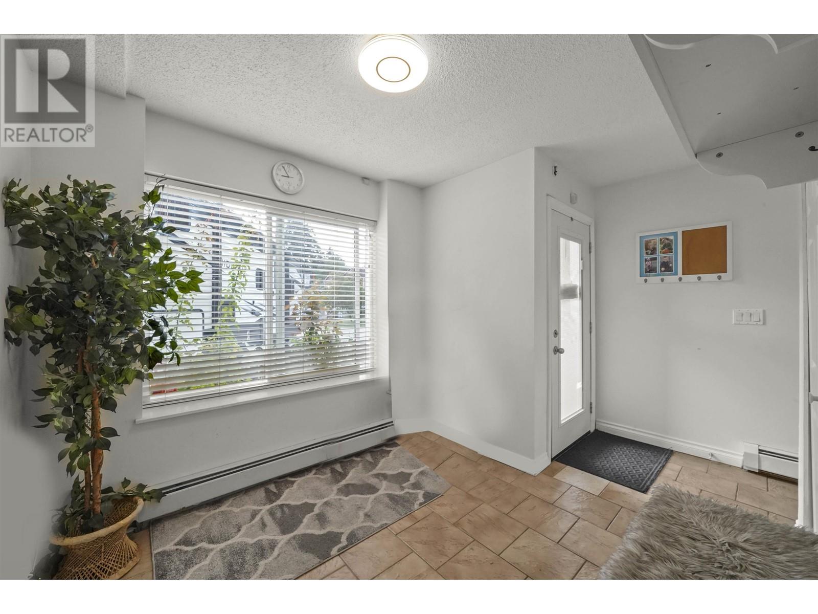 12071 Mcintyre Court, Maple Ridge, British Columbia  V2X 8M8 - Photo 4 - R2827233