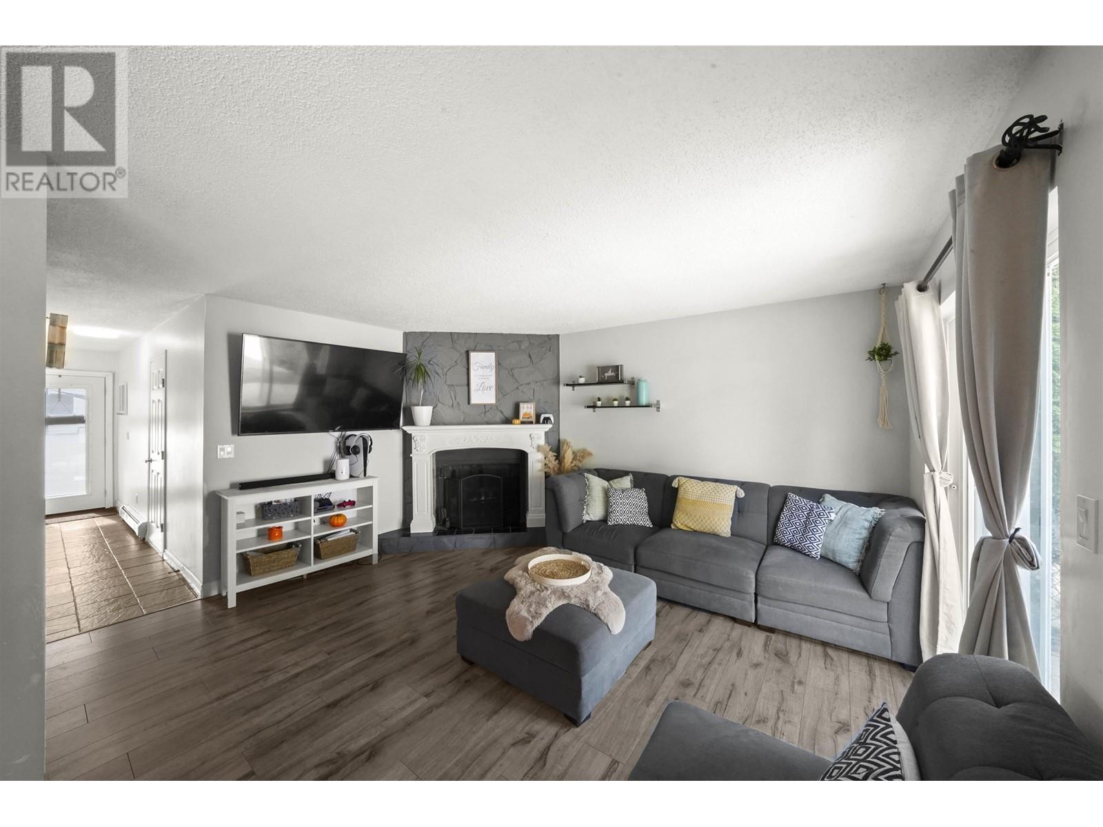 12071 Mcintyre Court, Maple Ridge, British Columbia  V2X 8M8 - Photo 8 - R2827233