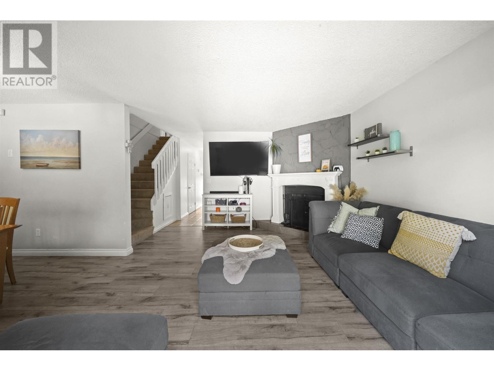 12071 Mcintyre Court, Maple Ridge, British Columbia  V2X 8M8 - Photo 9 - R2827233