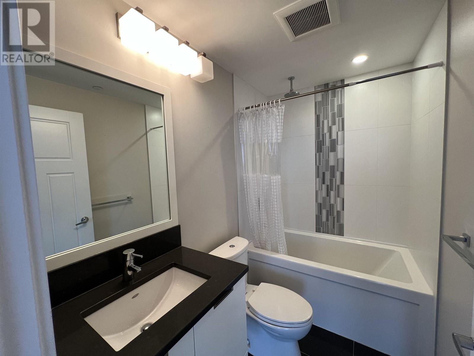 3403 2968 Glen Drive, Coquitlam, British Columbia  V3B 0C4 - Photo 7 - R2825111