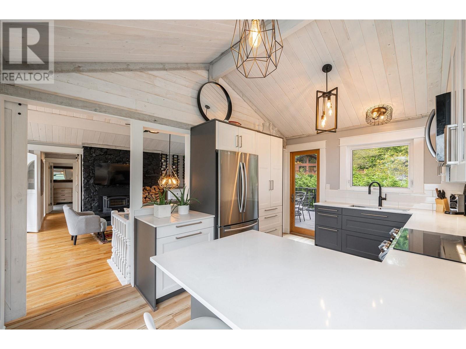 1156 Senator Road, Bowen Island, British Columbia  V0N 1G1 - Photo 6 - R2821494