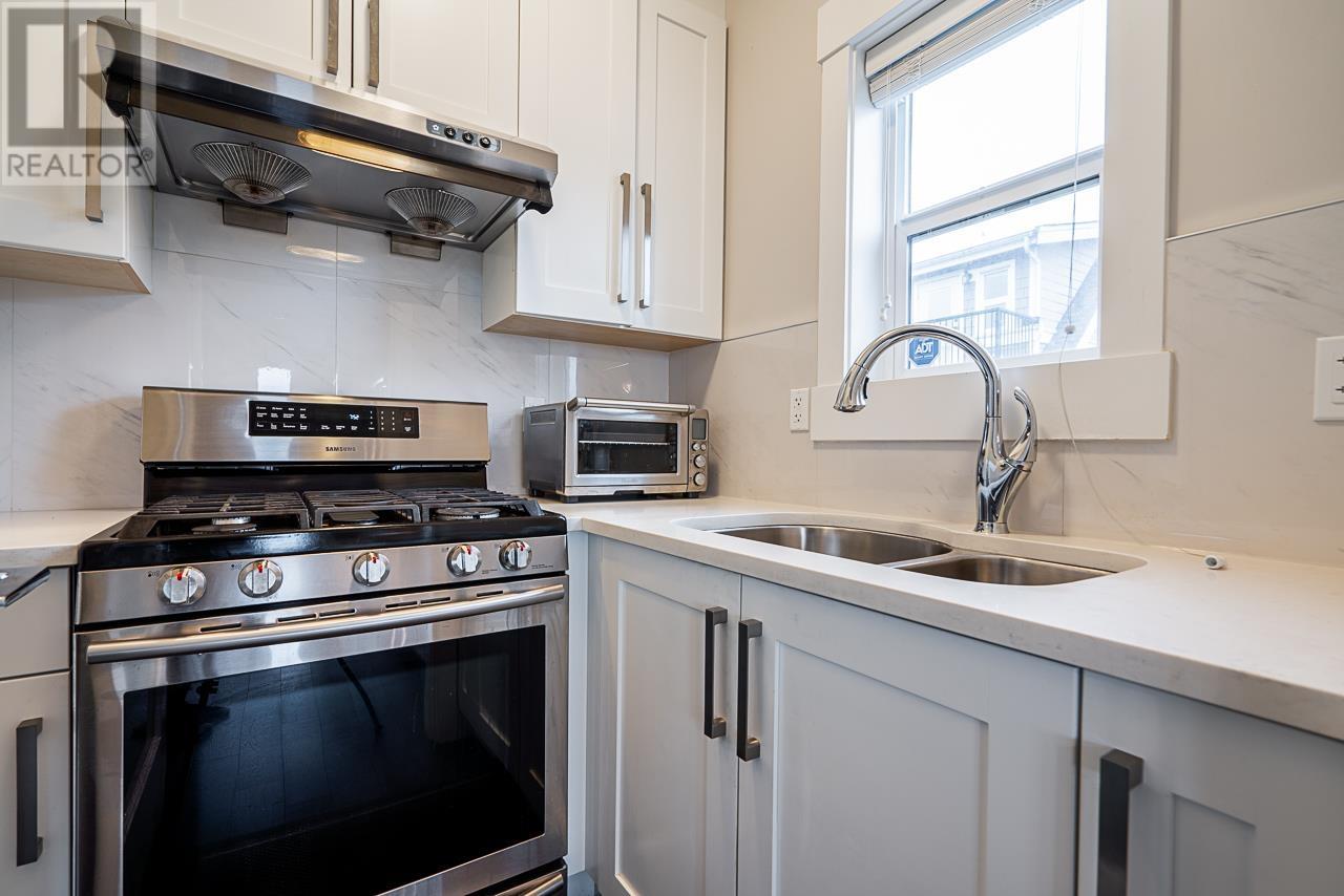 936 Harris Avenue, Coquitlam, British Columbia  V3K 1S1 - Photo 9 - R2826704