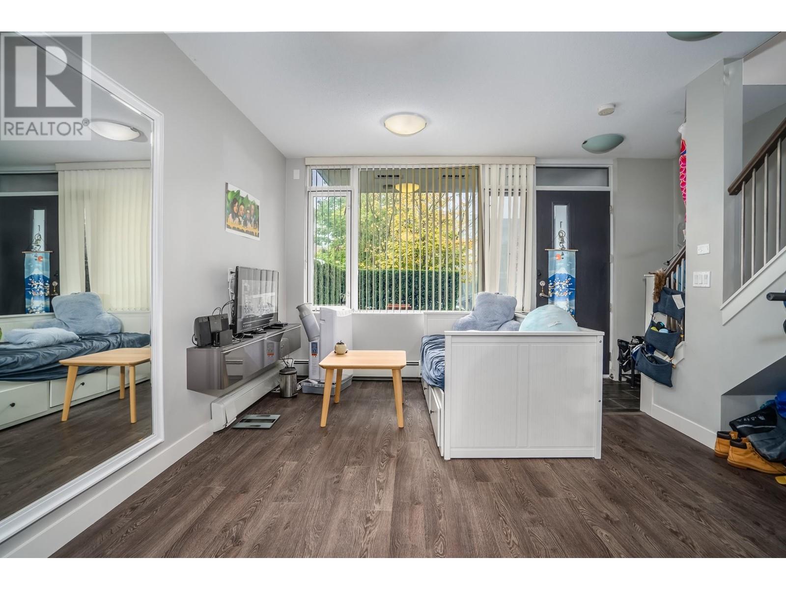 102 9025 Highland Court, Burnaby, British Columbia  V5A 0A8 - Photo 3 - R2827147