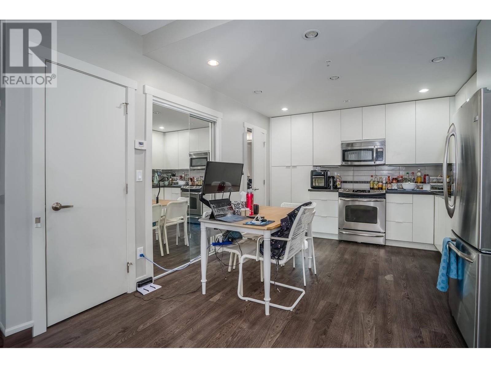 102 9025 Highland Court, Burnaby, British Columbia  V5A 0A8 - Photo 8 - R2827147