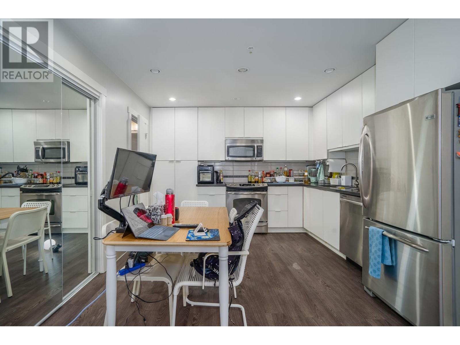 102 9025 Highland Court, Burnaby, British Columbia  V5A 0A8 - Photo 9 - R2827147
