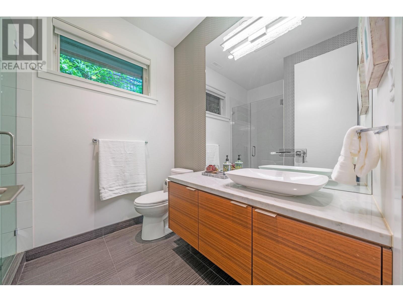 1091 Esquimalt Avenue, West Vancouver, British Columbia  V7T 1J9 - Photo 14 - R2827260