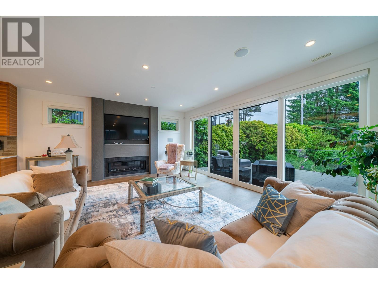 1091 Esquimalt Avenue, West Vancouver, British Columbia  V7T 1J9 - Photo 10 - R2827260